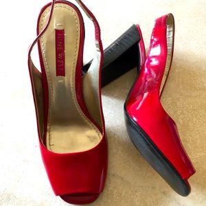 Vintage red super looking and comfortable.